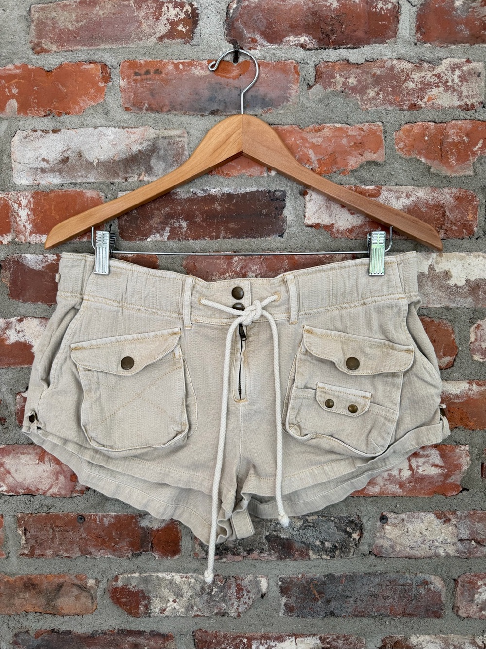 Free People Waimea Slouchy Cargo Shorts Tea Cream Utility Boho S - Picture 2 of 6